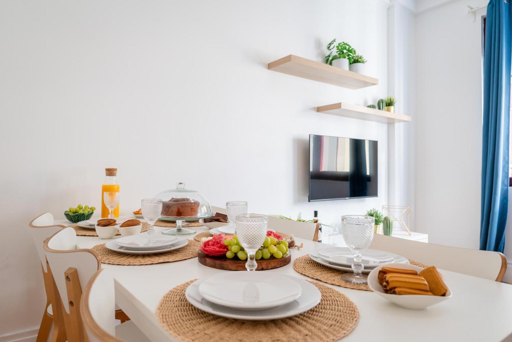 Host Wise - Spacious Comfortable Apartment - Balcony Porto Exterior foto